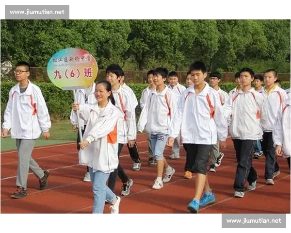 2017阳西龙舟赛决赛精彩瞬动掀起水上激情与团结风采